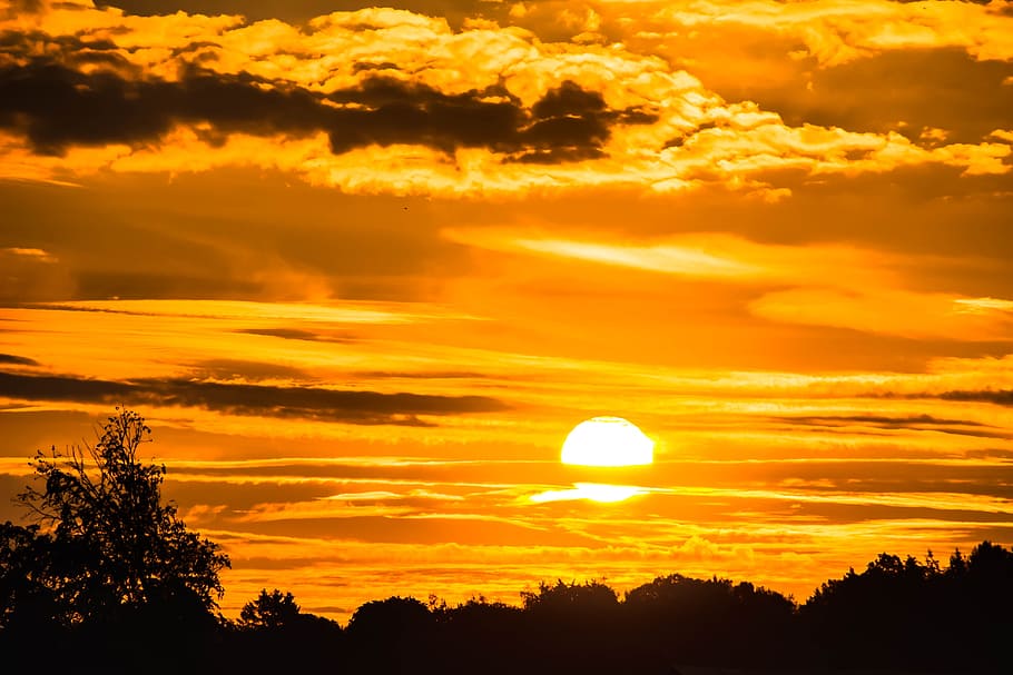 dawn, landscape, sky, sunset, bright, dark clouds, dramatic, dusk HD wallpaper