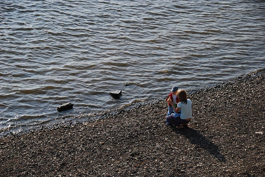 river, beach, summer, kids, mother and child, cupid, water HD wallpaper