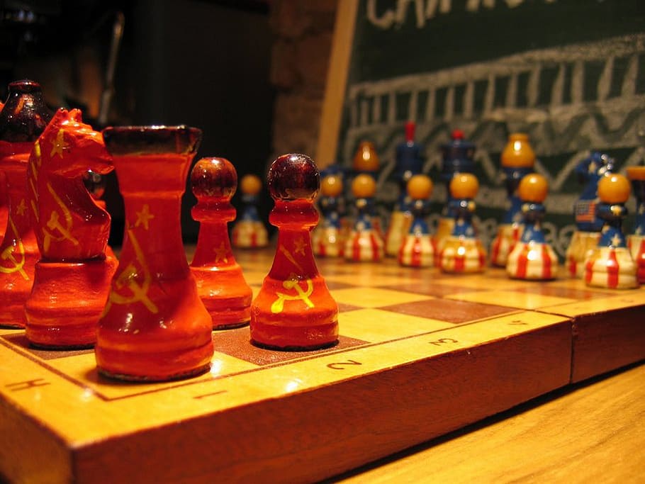 chess, red, macro, play, strategy, board game, leisure games HD wallpaper