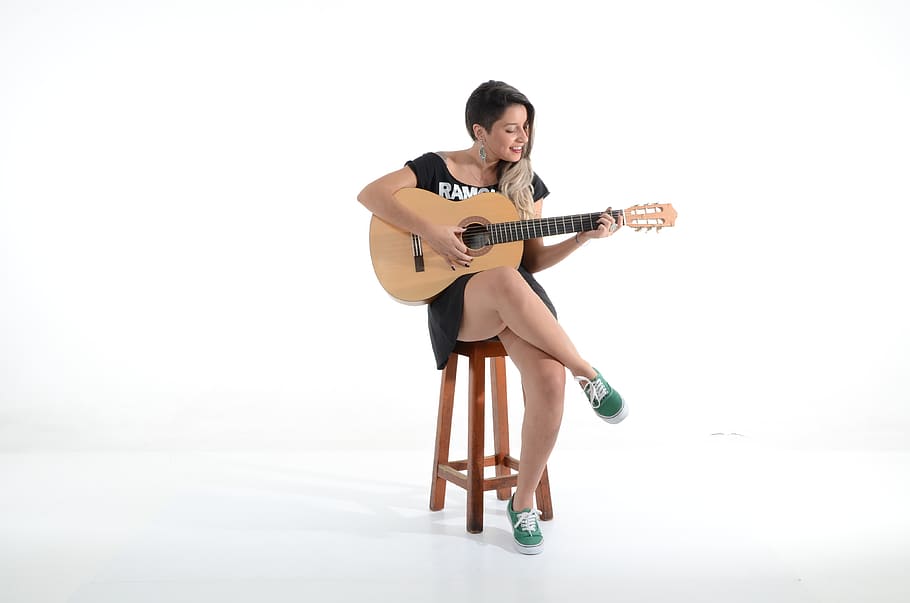 woman playing guitar, music, rock, girls, pop, beautiful, fashion, HD wallpaper