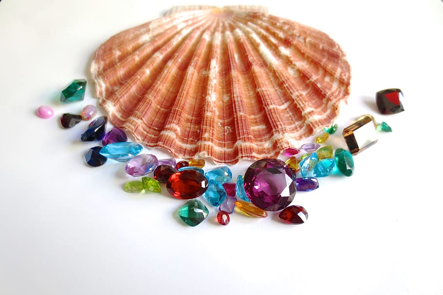 gemstones, clam, shell, ruby, emerald, sapphire, luxury, precious, HD wallpaper