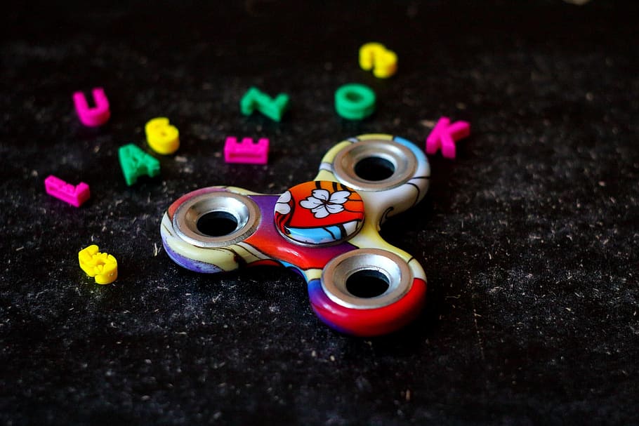 spinner, game, letters, background, floral pattern, petals HD wallpaper