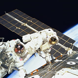 astronauts, spacewalk, space shuttle, tools, suit, pack, tether HD wallpaper