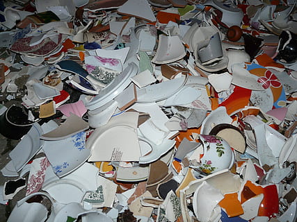 broken plates and bowls, stag night, tableware, rant, porcelain HD wallpaper
