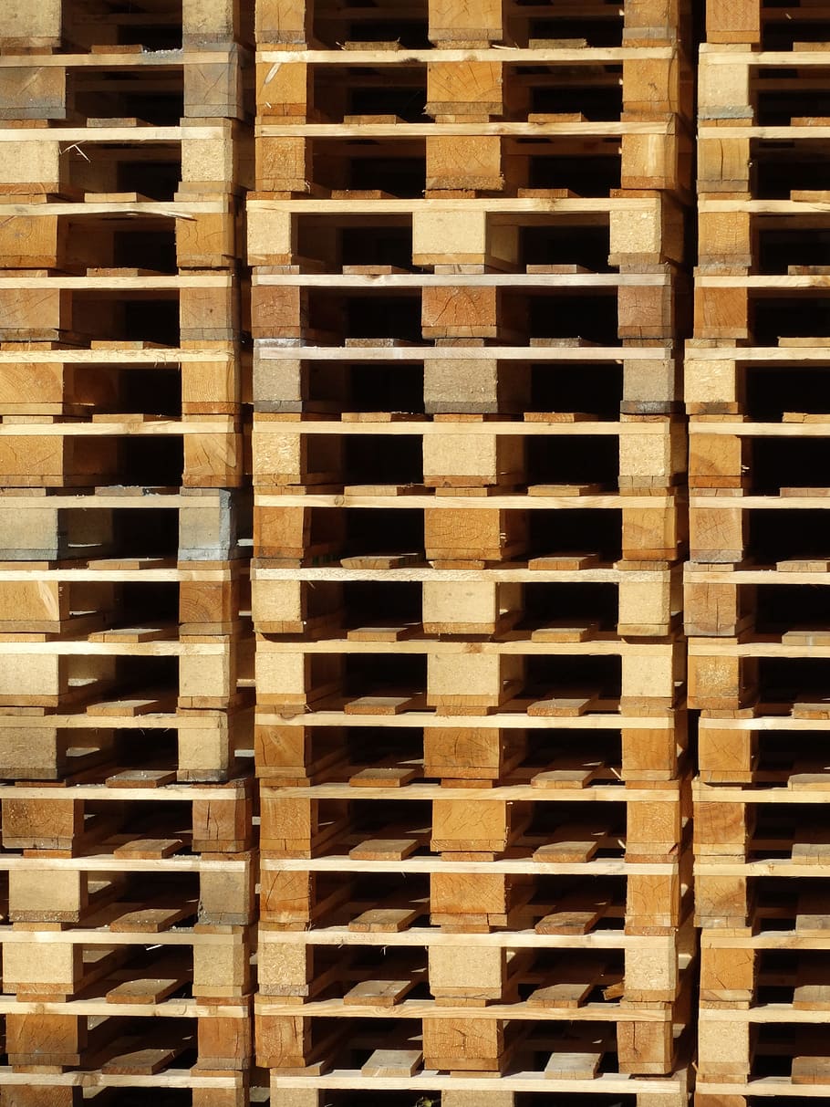 pile of brown wooden pallets, stack, palettstapel, transport of goods, HD wallpaper