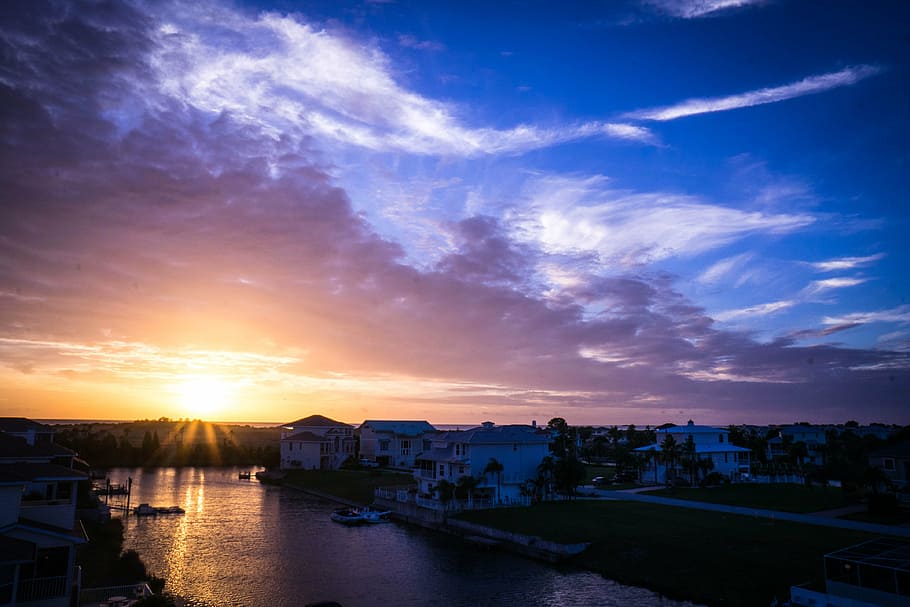 houses beside river under cloudy sky, sunset, canal, water HD wallpaper