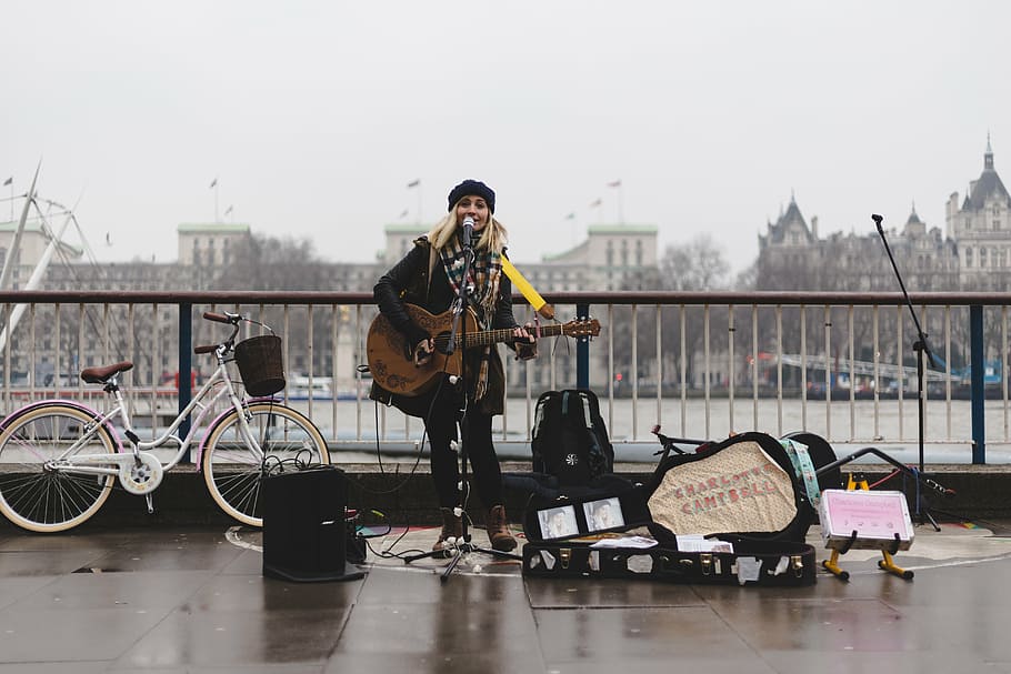 man in street playing music, people, woman, gig, sound, song, HD wallpaper
