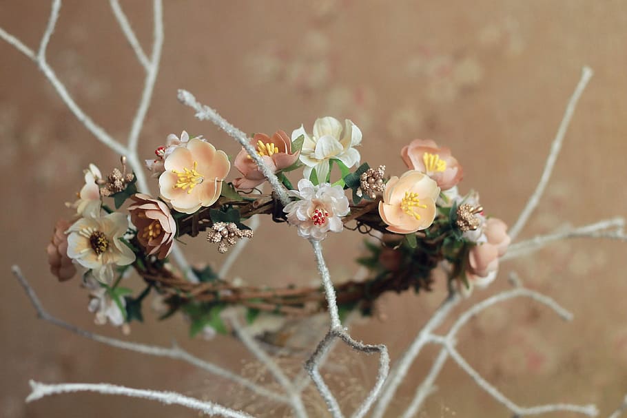 wreath, flowers, decor, needlework, artificial flowers, design HD wallpaper