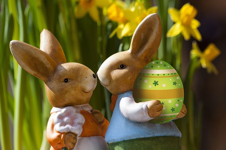 two brown easter bunnies artwork, customs, osterhasen few, colorful HD wallpaper