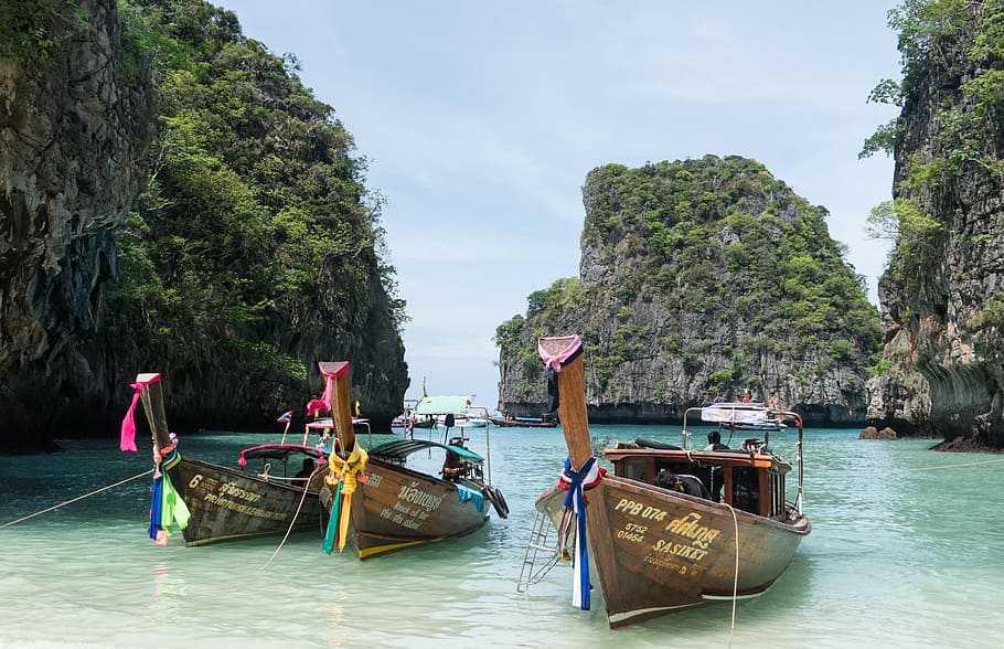 three brown boats on body of water, Phuket, Phi Phi, Tour, Thailand, HD wallpaper