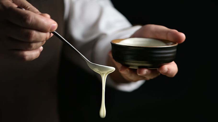 person holding bowl and spoon, baking, cake, baking soda, baking powder HD wallpaper