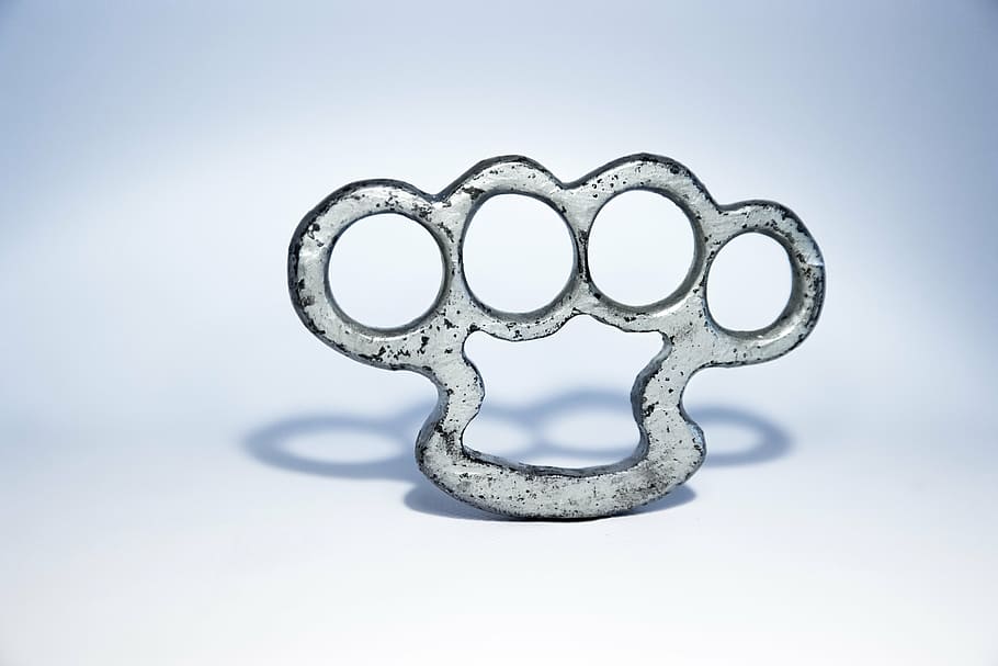 gray metal hand knuckle, brass knuckles, iron, wrought, weapons, HD wallpaper