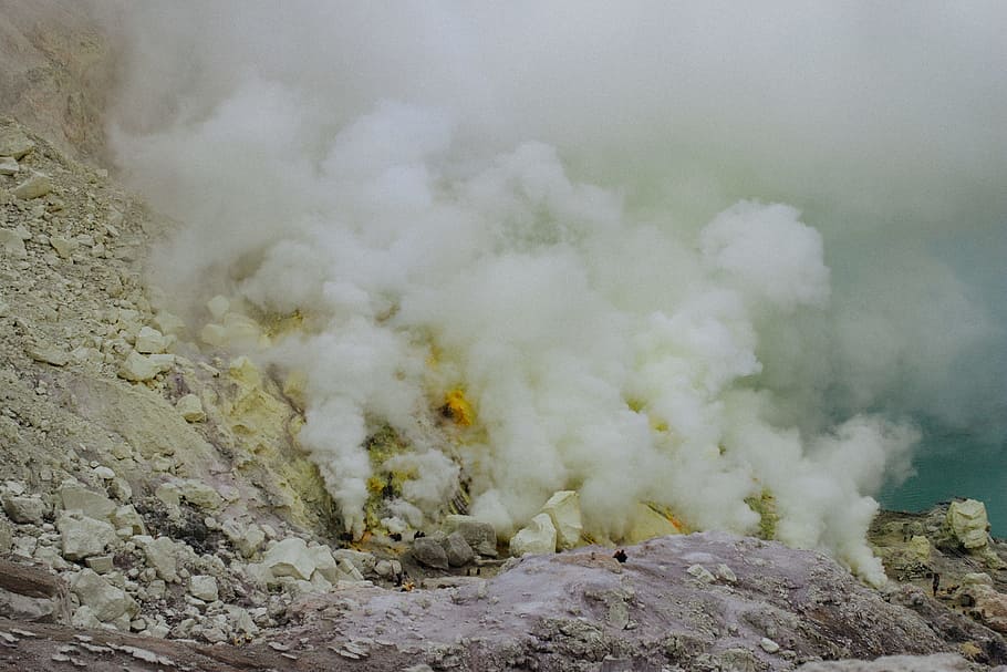 mountain covered by smoke, white smoke on rocks, sulfur, mining, HD wallpaper