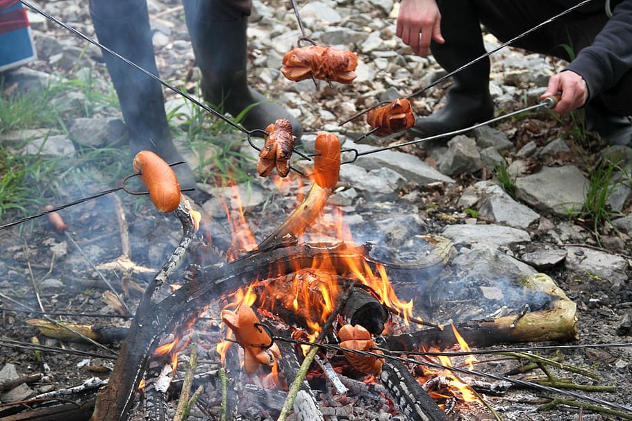 sausages, fire, toasting, burning, fire - natural phenomenon HD wallpaper