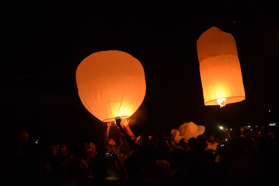 Sky Lanterns, buddhism, tradition, night, people, event, thailand HD wallpaper