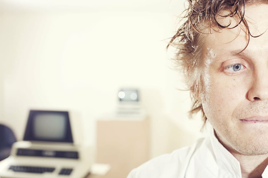 man wearing white dress shirt, stress, programmer, etnwickler HD wallpaper