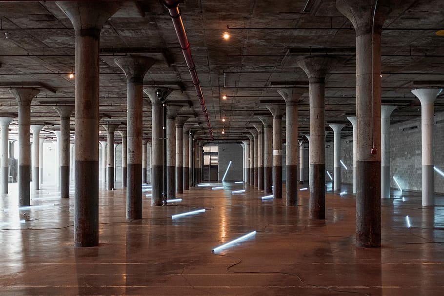 fluorescent bulbs on hall, building, underground, pillar, column HD wallpaper
