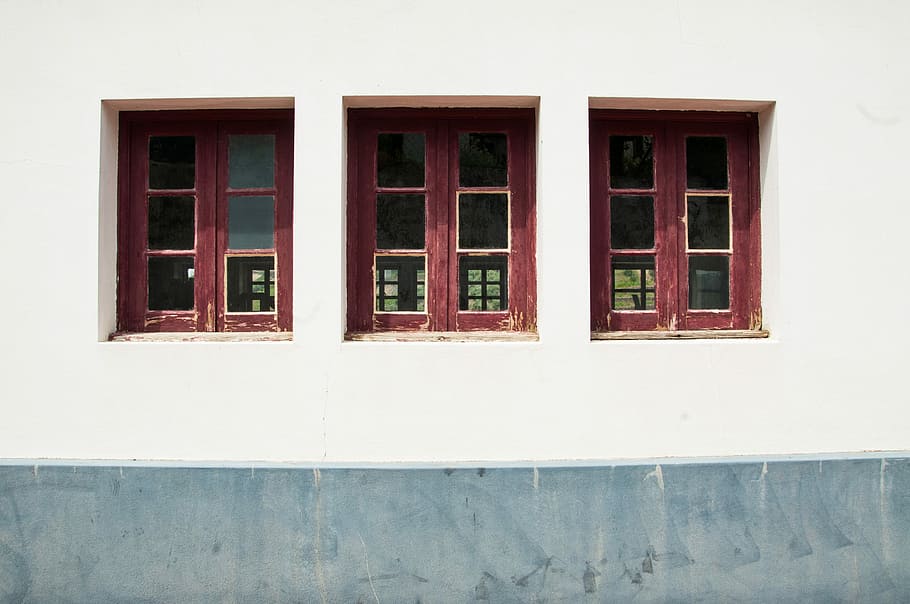 three windows, close up photo of house windows, geometry, rule of third HD wallpaper