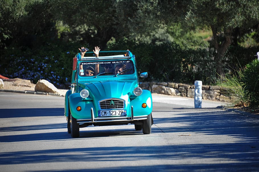 three person riding on Citroen car during daytime, 2cv, paca HD wallpaper