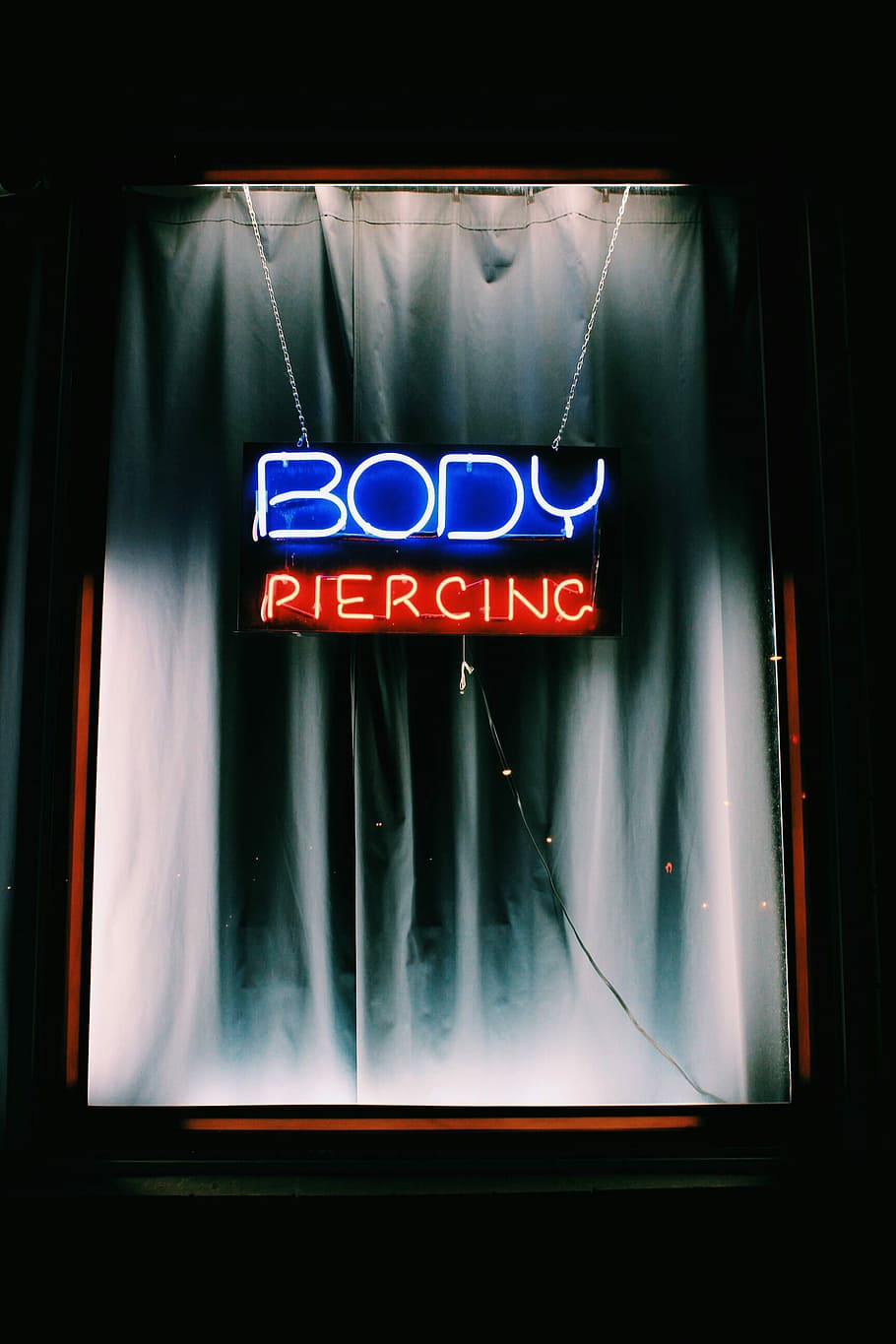 Body Piercing signage, Body Piercing neon signage with glass, HD wallpaper