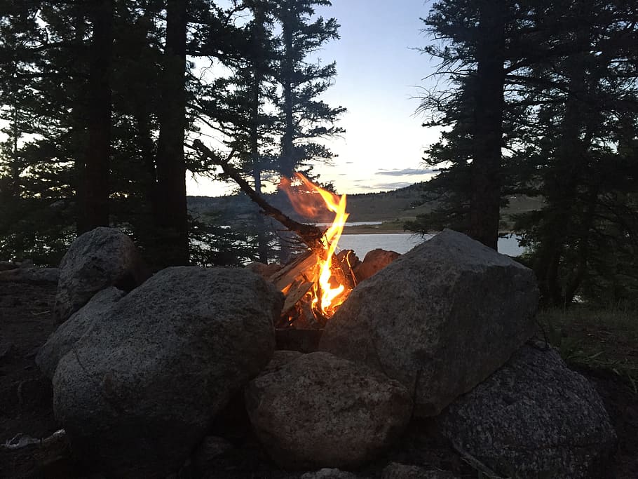 Camping, Fire, Flame, Campfire, Night, outdoors, fire - Natural Phenomenon HD wallpaper