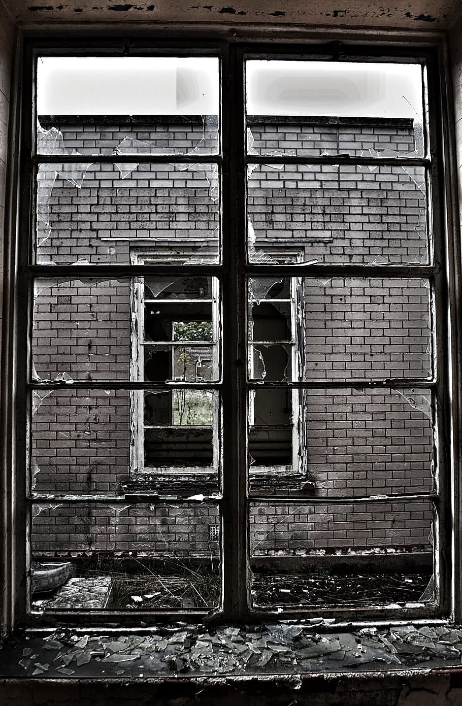 broken window, glass, frame, old, damaged, broken glass, architecture
