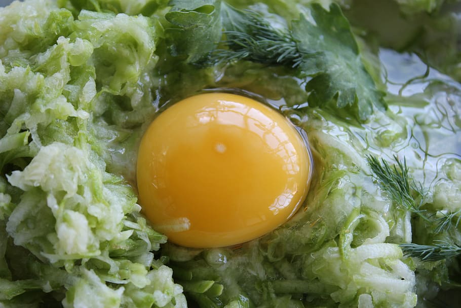 the yolk, raw egg, raw egg yolk, closeup, macro, zucchini fritters, HD wallpaper