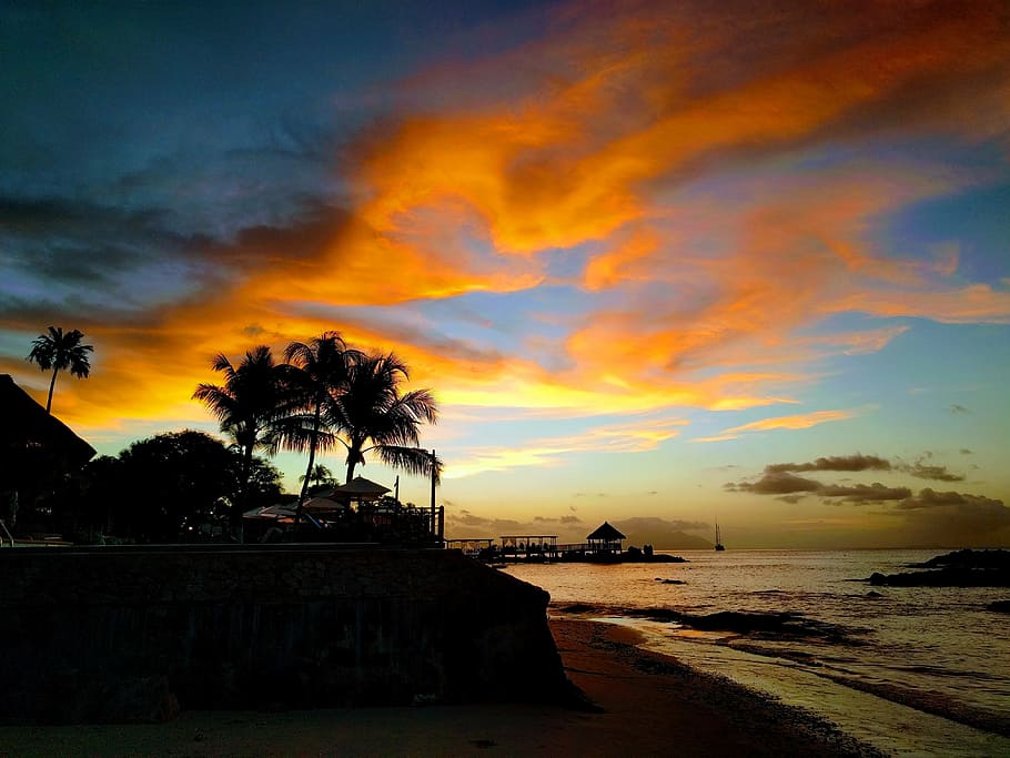 seashore of resort during golden hour, ocean, water, waves HD wallpaper