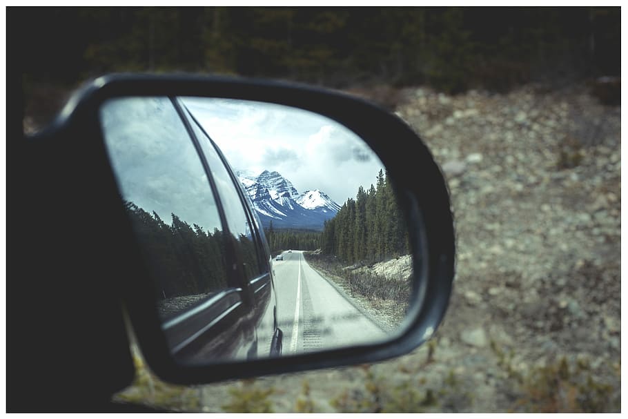 tilt shift photography of side mirror reflecting snow capped mountain, vehicle side mirror HD wallpaper
