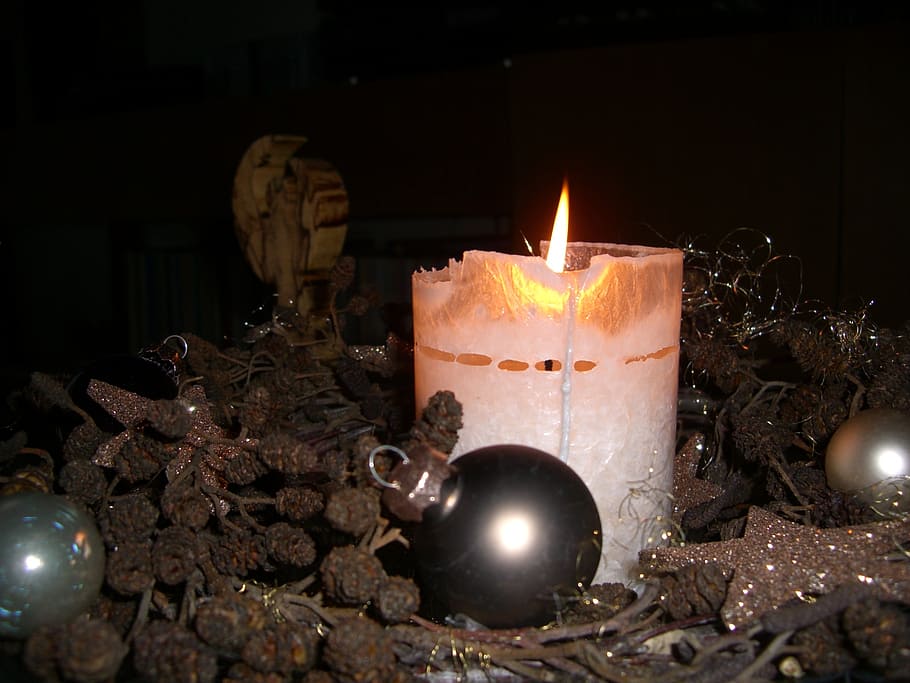 alder, burning candle, advent, balls, atmosphere, sparkle, light HD wallpaper
