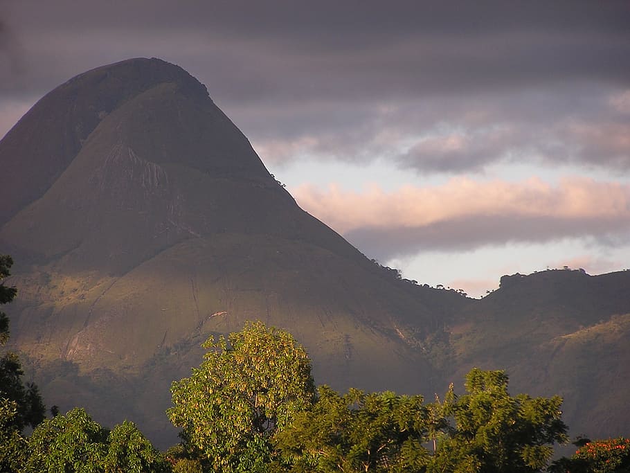 green leaf trees and mountain at day time, mozambique, mountains HD wallpaper