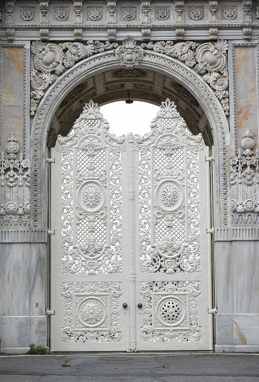 white wooden door, architecture, frontline, old, daniel, stone HD wallpaper