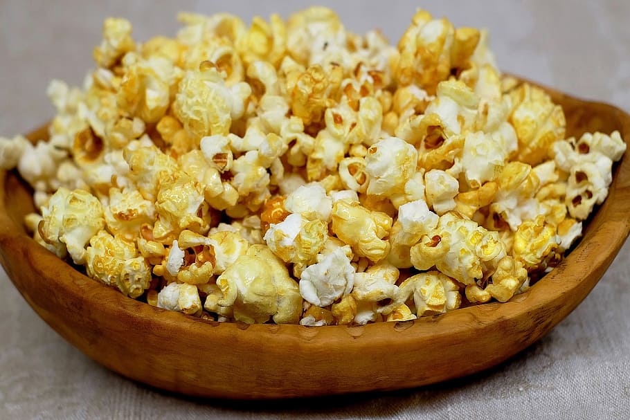 popcorn on brown wooden bowl, sweet, knabberzeug, delicious HD wallpaper