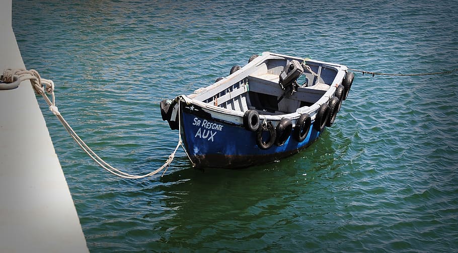 blue and gray boat, rowing boat, boot, sea, port, dew, rope HD wallpaper