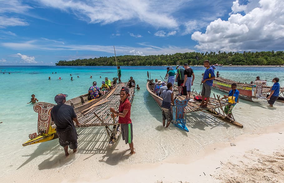 people standing near wooden boat on sea during daytime, paradise, HD wallpaper