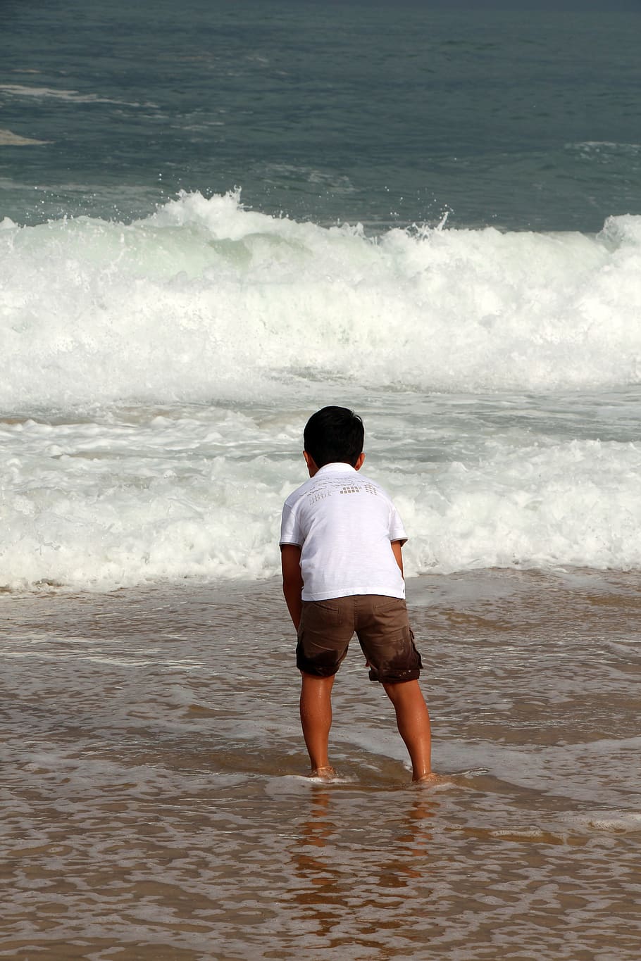 ocean, beach, child, sea, water, rear view, wave, real people HD wallpaper