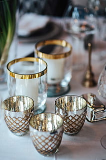 Table decorations with golden motifs, lunch, dinner, restaurant HD wallpaper