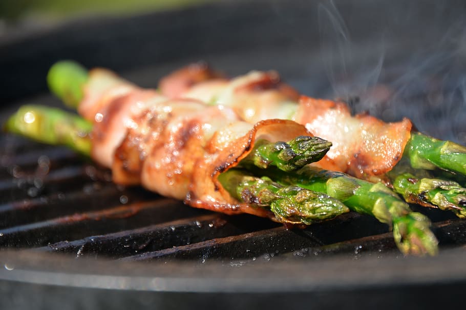 grilled asparagus wrap with bacon, lunch, vegetables, food and drink HD wallpaper