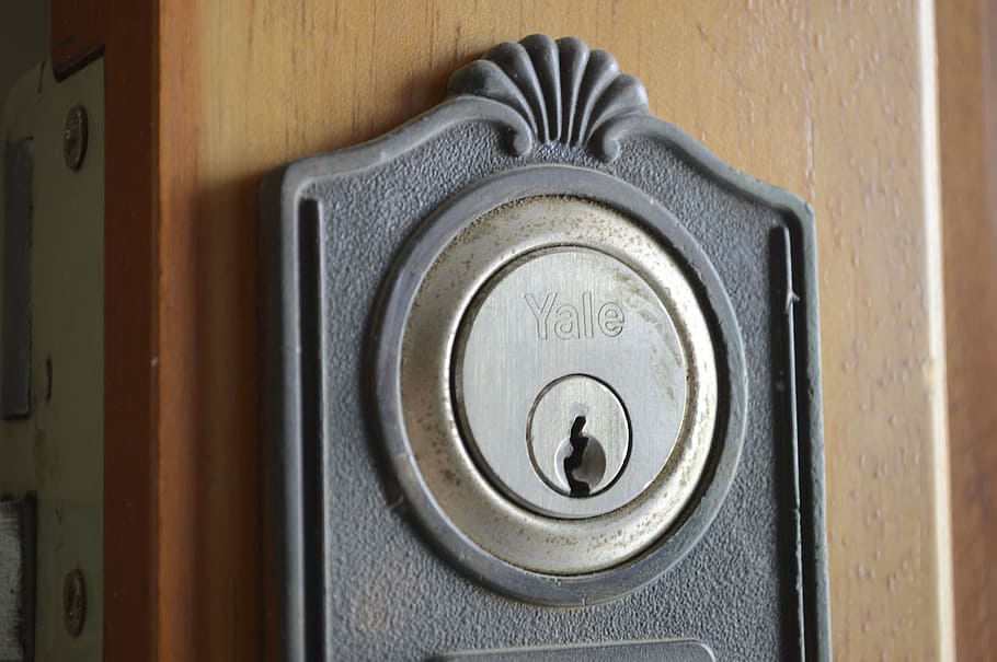 lock, veneer, bolt, door, yale, wood, iron, worn, rusty, oxide HD wallpaper