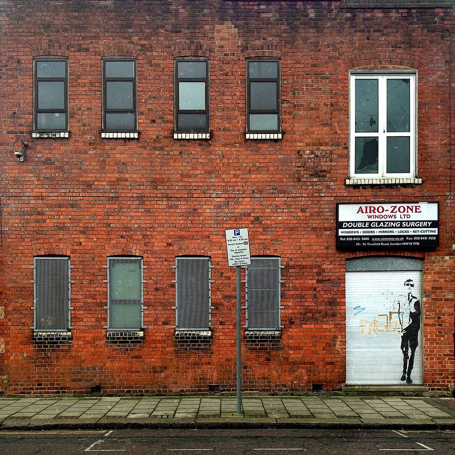 building, wall, graffiti, art, windows, urban, architecture HD wallpaper