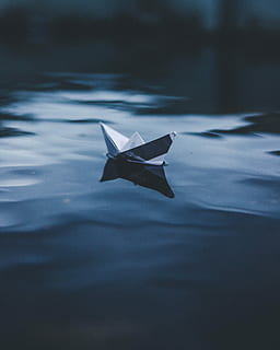 paper boat on body of water, black and white paper boat on body of water HD wallpaper