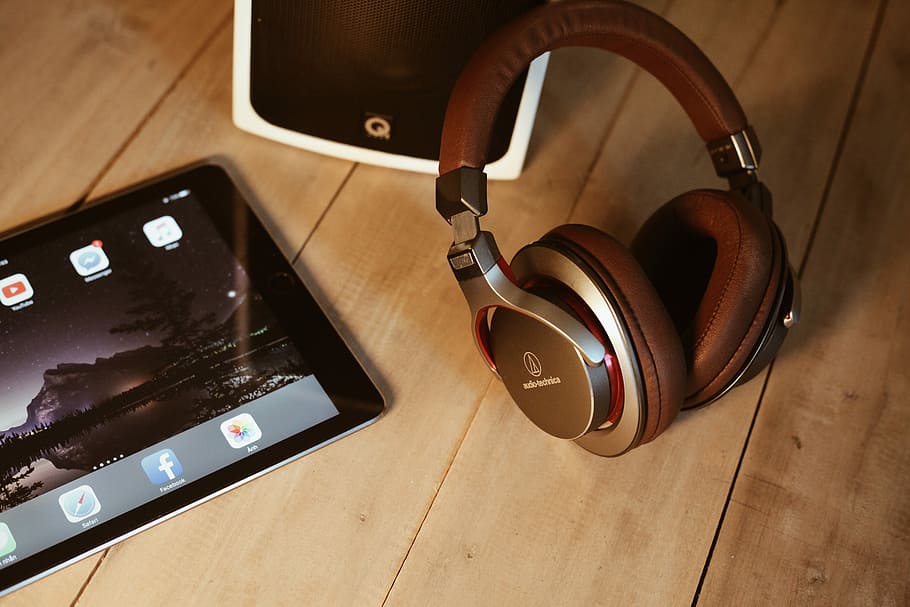 brown wireless headphones, space gray iPad, technology, tablet HD wallpaper