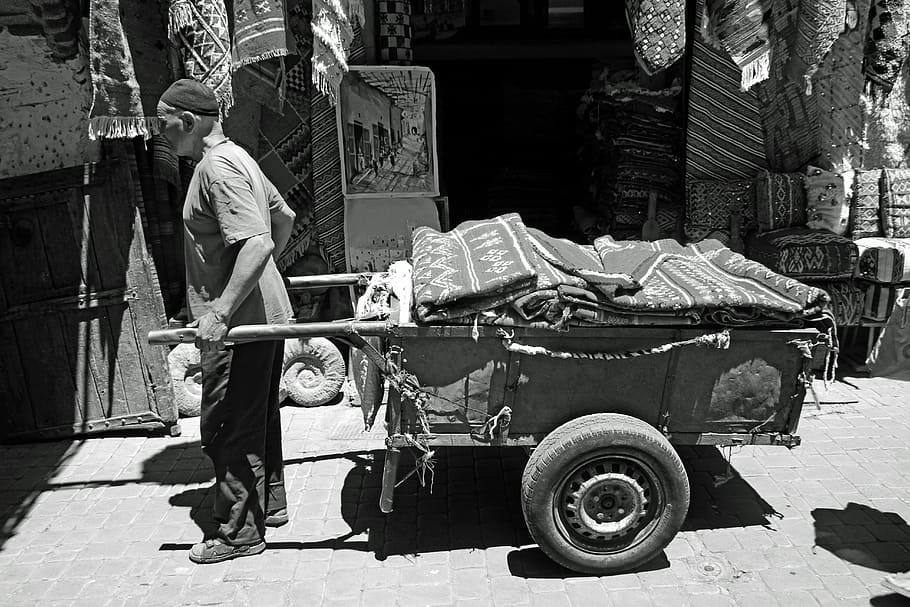 man, people, rugs, black and white, marrakesh, men, real people, HD wallpaper