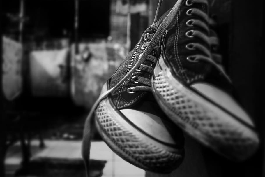 bw-vintage-monocrome-shoe.jpg