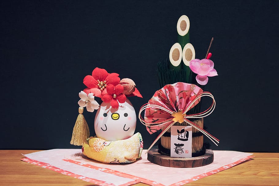 white and pink animal ceramic animal table decor, gift, decoration HD wallpaper