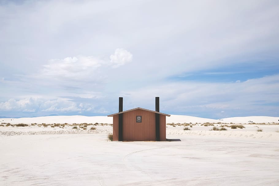 house in desert, brown wooden house on white farm, cabin, sand HD wallpaper