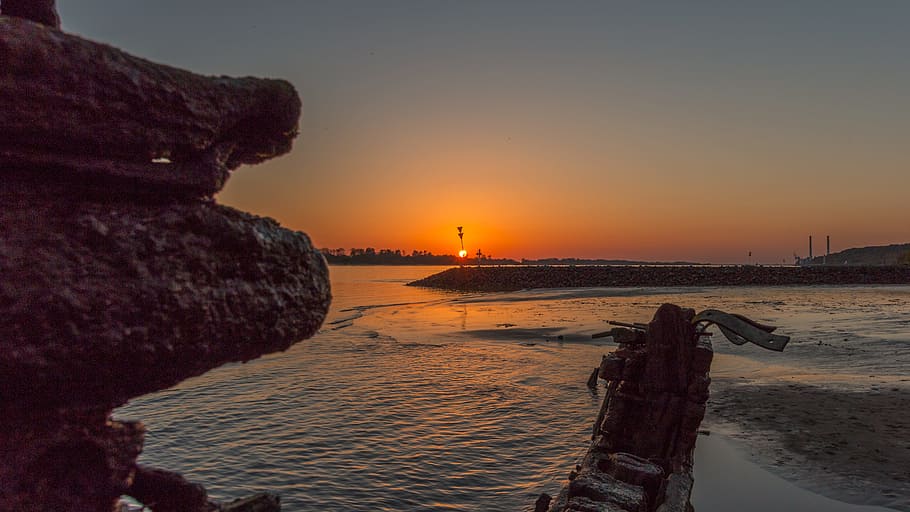 elbe-hamburg-blankenese-ship.jpg