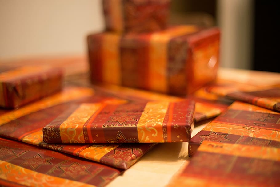 gifts, packaging, christmas, selective focus, indoors, no people HD wallpaper
