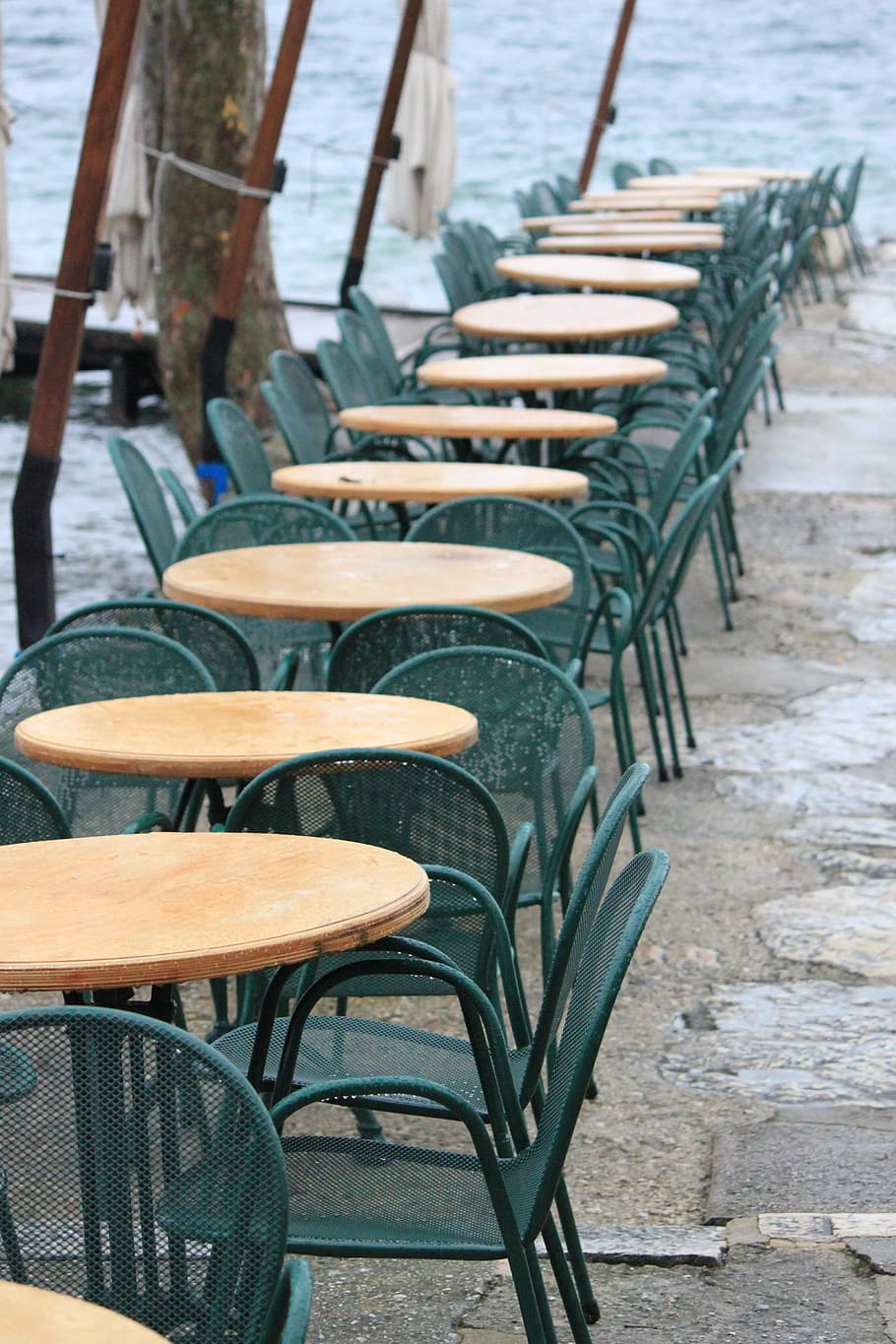 restaurant, dining tables, chairs, garda, port, italy, booked HD wallpaper