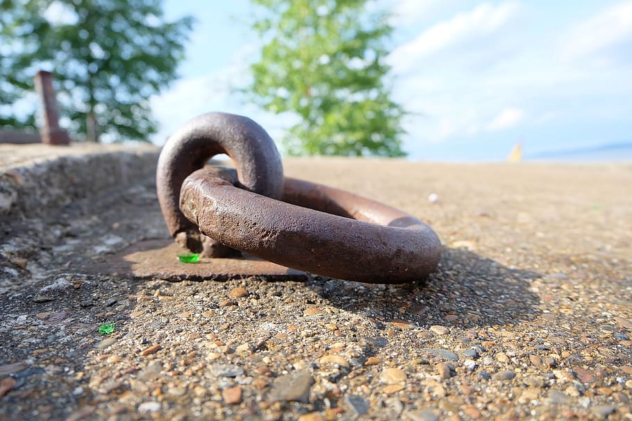 macro, rust, ring, pier, metal, mount, nature, close-up, day HD wallpaper
